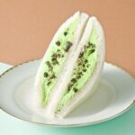 「サンドイッチカフェ おいしいメルヘン。」の「ザクザクチョコミントサンド」1パック・税込み475円〜