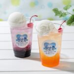 ドリンクスタンド「ブライトン」で展開する「北海道産ぶどうクリームソーダ」税込み800円、「北海道産夕張メロンクリームソーダ」税込み800円