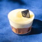 ワッフルデザート「ムースカップワッフル」ヨーグルトピーチ