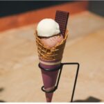 「ミニマル ザ スペシャルティ」にて販売する「カカオソルベとチョコレートアイス」イートイン・税込み1,000円、テイクアウト・税込み900円
