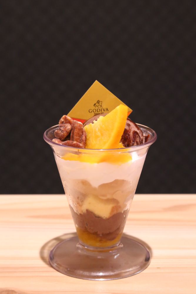 「オランジュショコラナッツパフェ」税込み450円