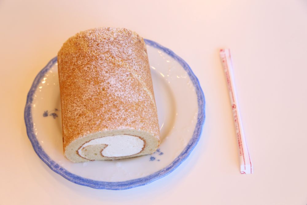 シュガースティックと比較した「チーズロール」イメージ