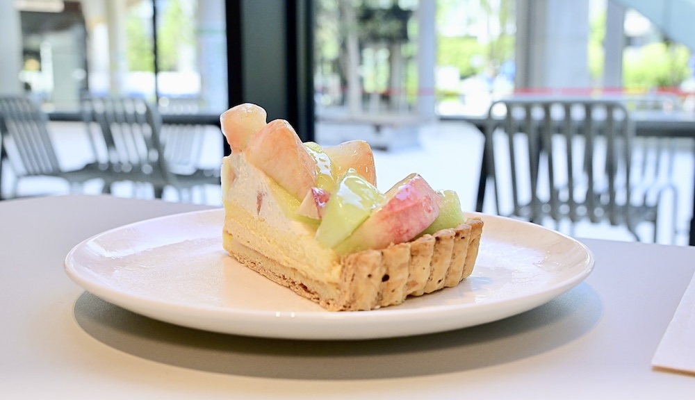 豊洲セイルパーク店限定タルト「桃とメロン」1ピース・税込み972円