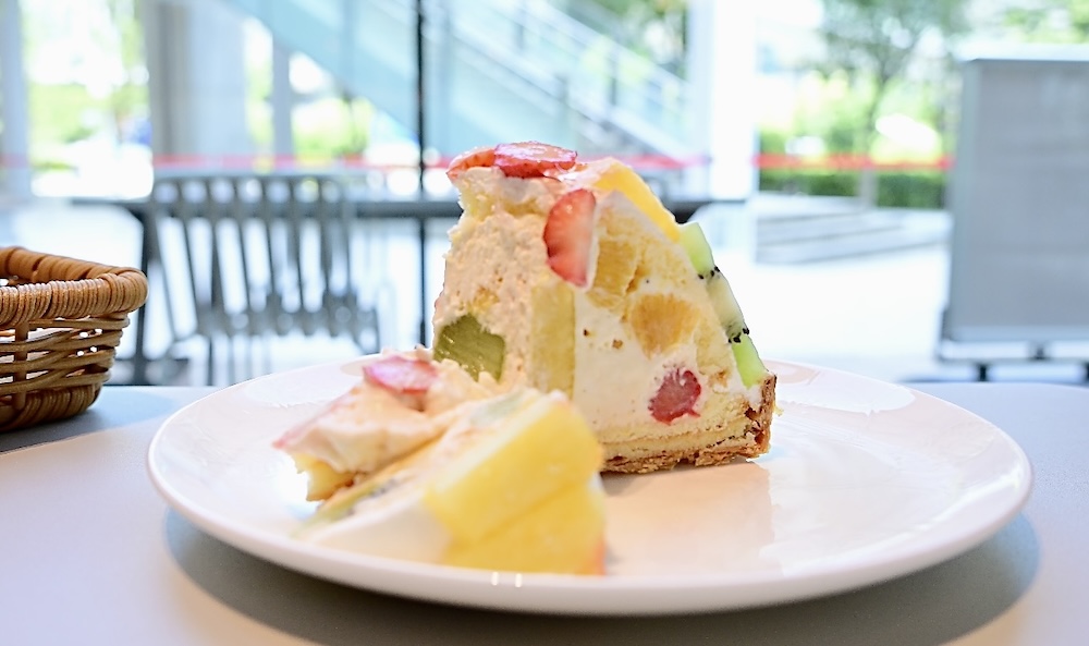 「フルーツピークス 豊洲セイルパーク店」にて。人気商品「フルーツズコット」イメージ（編集部撮影）