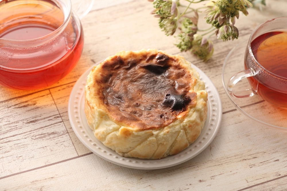 「ピンク岩塩 バスクチーズケーキ 12cm」税込み3,700円（送料無料）