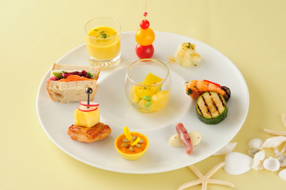 「“Jaune”et“Blanc”～涼をはこぶ、桃のアフタヌーンティー～」イメージ