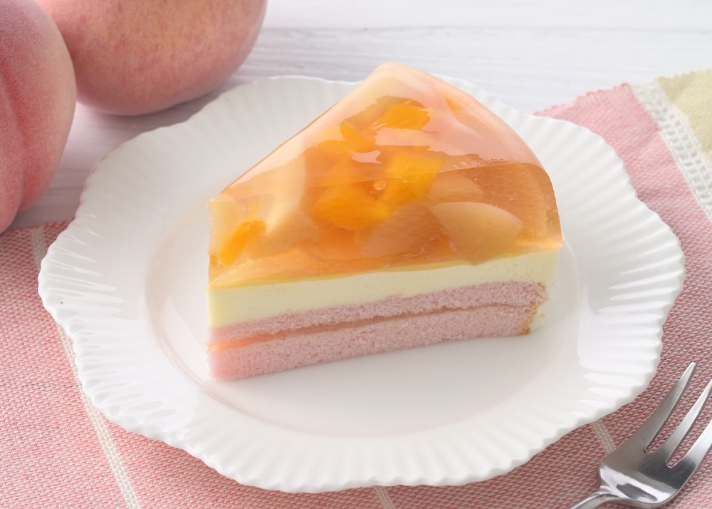 「白桃と黄桃のケーキ」イメージ