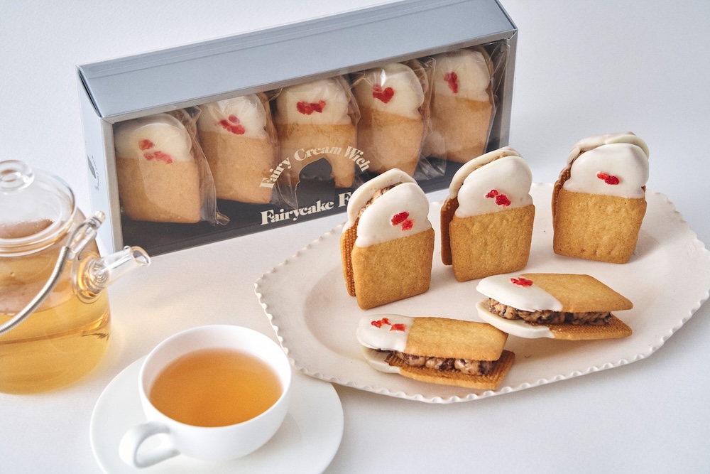 「フェアリークリームウィッチ フルーツケーキ生バターサンド」5個入り・税込み2,200円（店頭では単品購入可。税込み440円〜）
