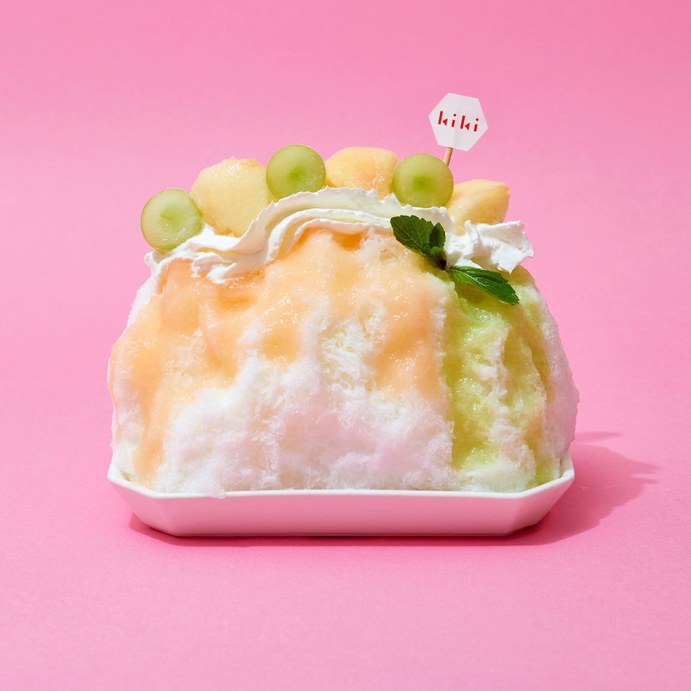 「kiki²do」で販売される各日100杯限定「まるごとフルーツケーキピーチ＆マスカット」1,980円