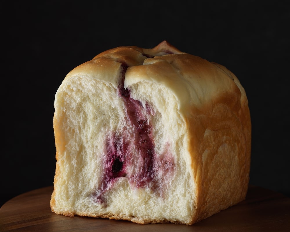 「ドレモふわ生食パン～北海道産ハスカップフロマージュ～」3/4斤・税込み1,310円