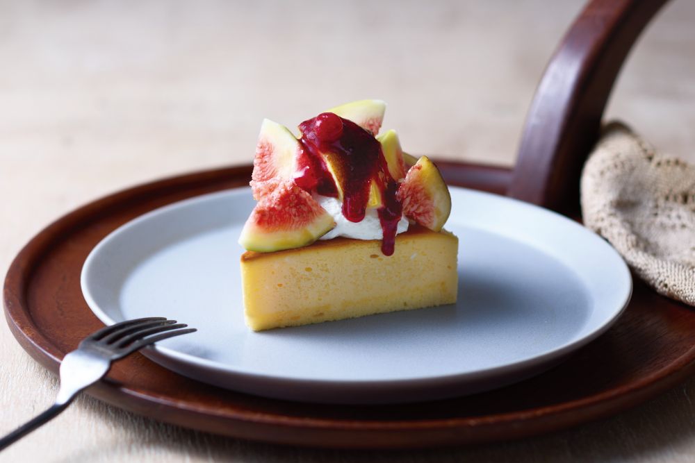 「博多とよみつひめ×チーズケーキ」単品・税込み858円、ドリンクセット・税込み1,078円