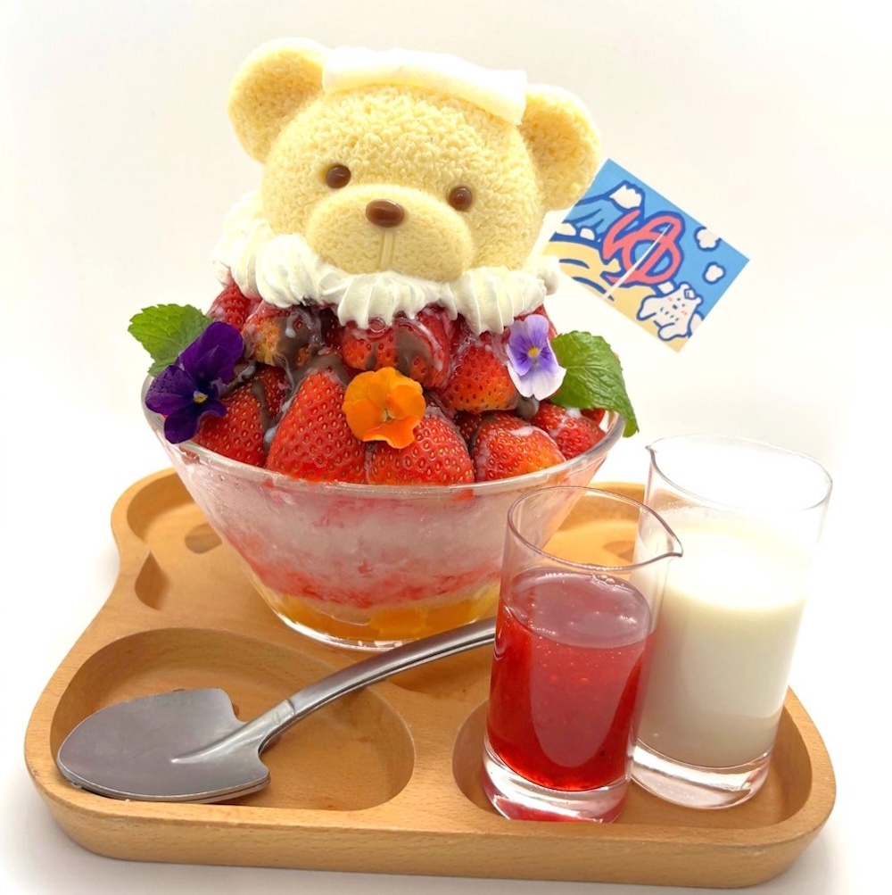 「『いちご』にうもれたくまちゃんかき氷」税込み2,980円