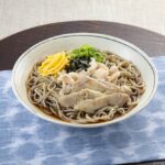 「久保ちゃんの冷し鶏ぶっかけそば」税込み604円