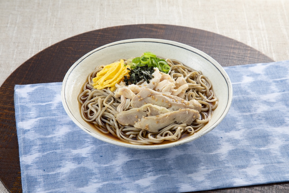 「久保ちゃんの冷し鶏ぶっかけそば」税込み604円