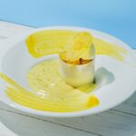 「トシ ヨロイヅカ」で販売される東京ミッドタウン限定・数量限定「フルールドソレイユ」イートイン・税込み2,300円