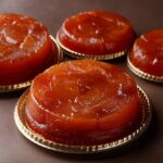 「紅玉りんごのタルトタタン」Sサイズ・税込み1,080円、Lサイズ・税込み3,240円