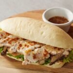 「チキンときのこのハニーマスタードサンド」税込み720円