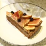 「イチジク”蓬莱柿”とチョコレートクリームのタルト」1ピース・税込み1,296円、ホール・税込み12,960円