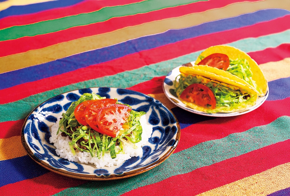 左から「タコライス」税込み1,100円、「タコス」税込み501円
