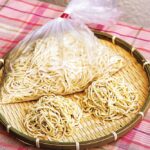 各日数量限定「自家製沖縄そば手揉み麺」スープ付き・税込み381円