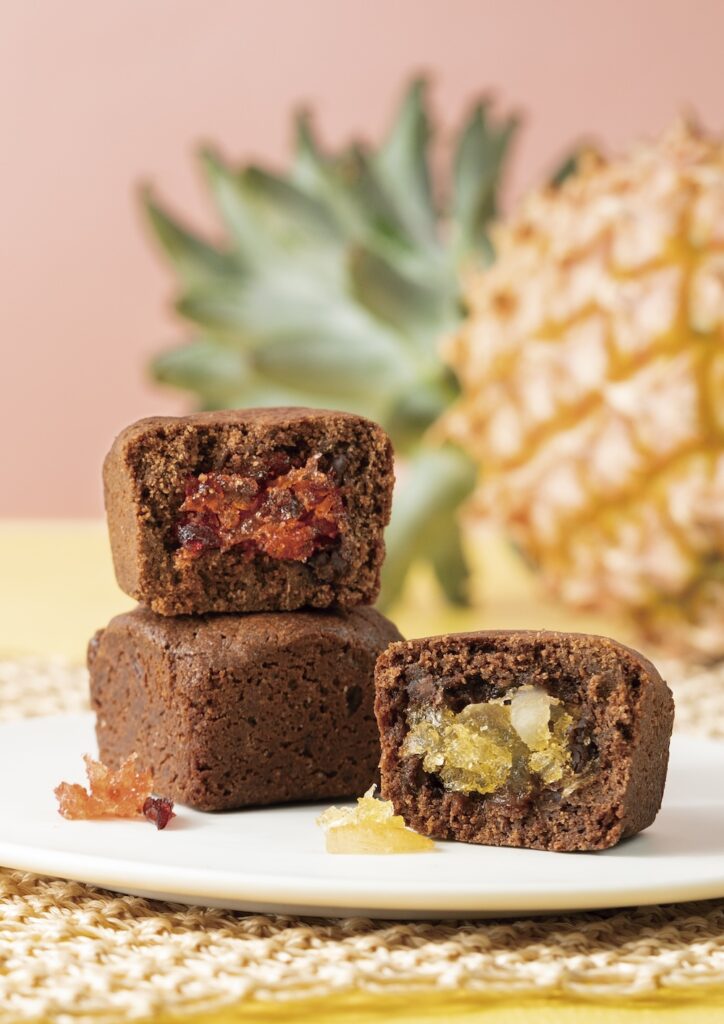 パイナップルケーキ2種「パイナップルケーキ チョコレート&シトラスミックス」、「パイナップルケーキ チョコレート&ベリーミックス」イメージ