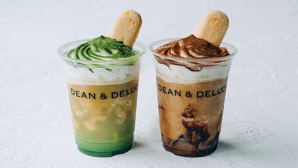 左から「抹茶ティラミスフラッペ」、「ティラミスフラッペ」