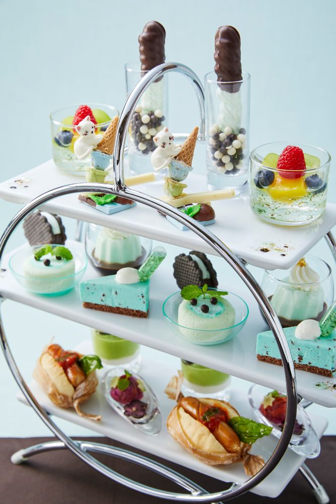 「チョコミントアフタヌーンティー」税込み8,000円(サービス料含む)