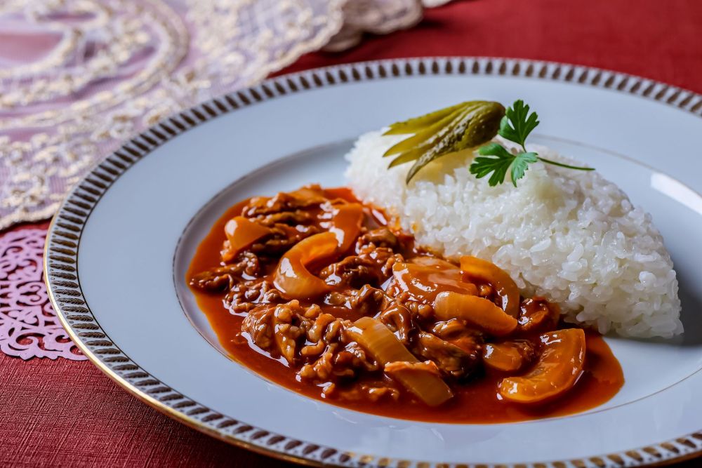 オプションメニューの「自家製ハヤシライス」税込み1,500円（サービス料含む）