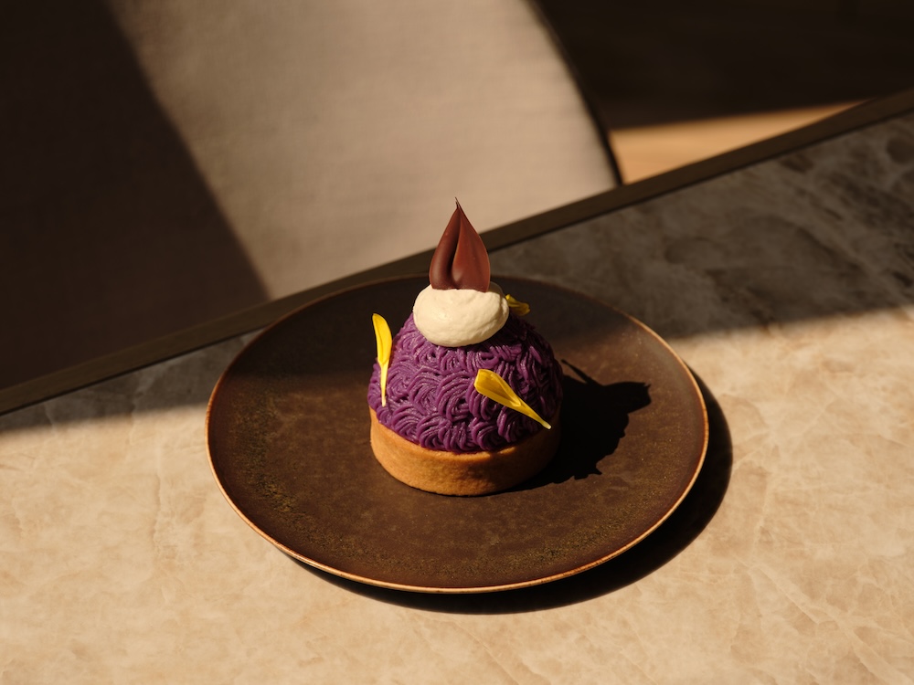 「ジャヌ パティスリー」の麻布台ヒルズ限定「紫芋モンブランタルト」1,300円