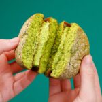 「ふんわりパンケーキサンド(静岡抹茶)」1個・税込み300円