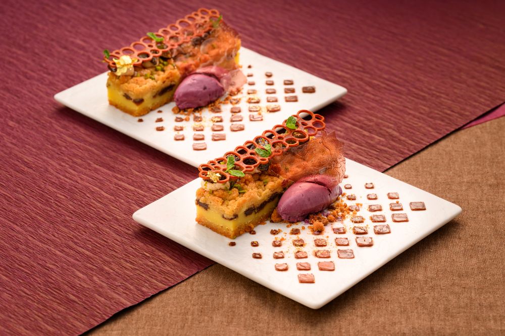 オプションメニューの「レーズンケーキ」税込み1,000円(サービス料含む)