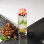 オプションドリンクの「グレープモヒート」税込み1,300円（別途サービス料）
