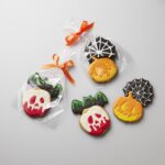 10月1日〜10月31日に販売される「ハロウィンクッキー アップル」および「ハロウィンクッキー パンプキン」各・税込み1,000円