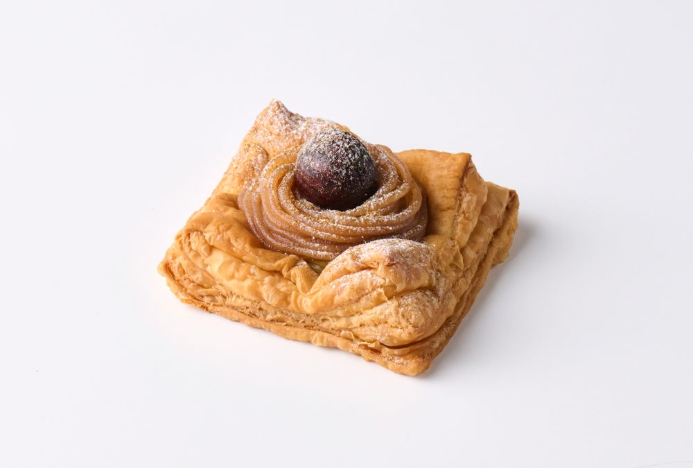 「焼きたてオープンパイ〔ほうじ茶モンブラン〕」税込み490円