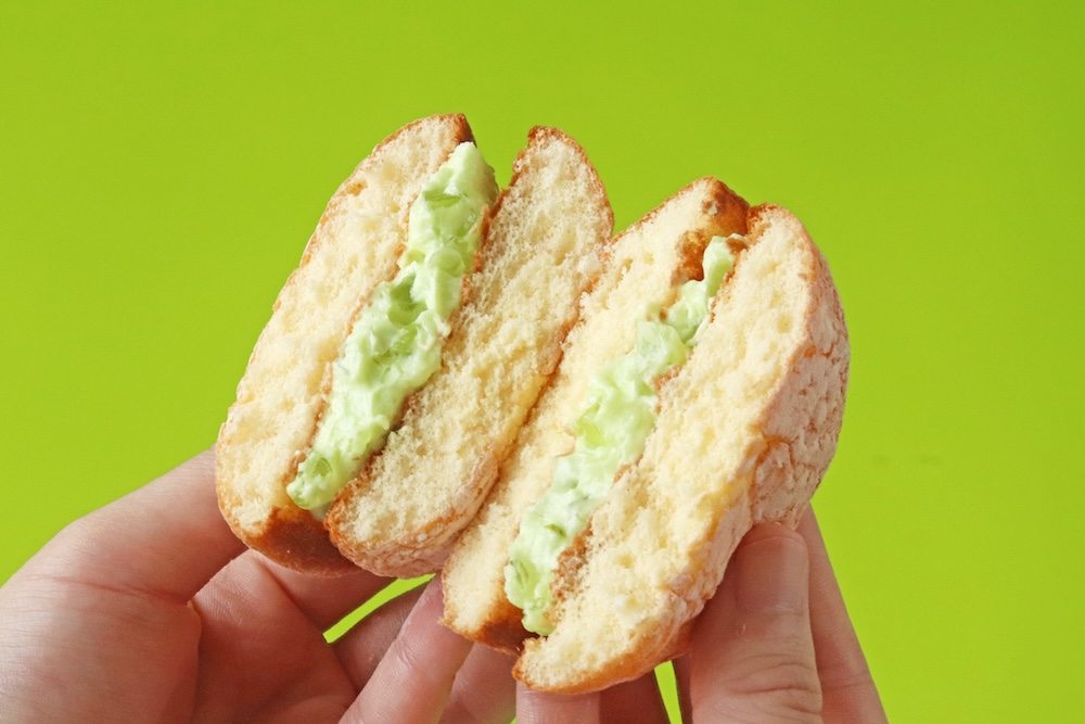 「ふんわりパンケーキサンド（クラウンメロン）」1個・税込み290円