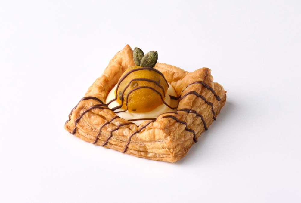 「焼きたてオープンパイ〔パンプキン〕」税込み490円