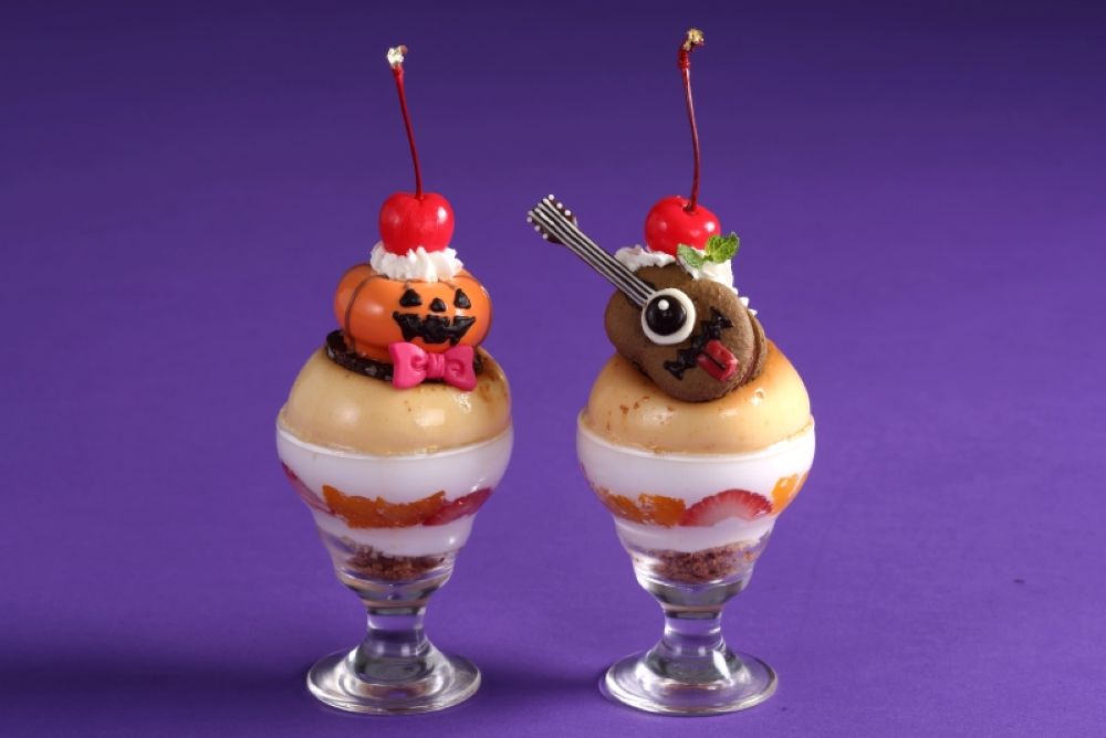 「ぷるプリンアラモード ハロウィーンバージョン」単品・税込み900円、ドリンクセット・税込み1,700円（いずれもサービス料含む）