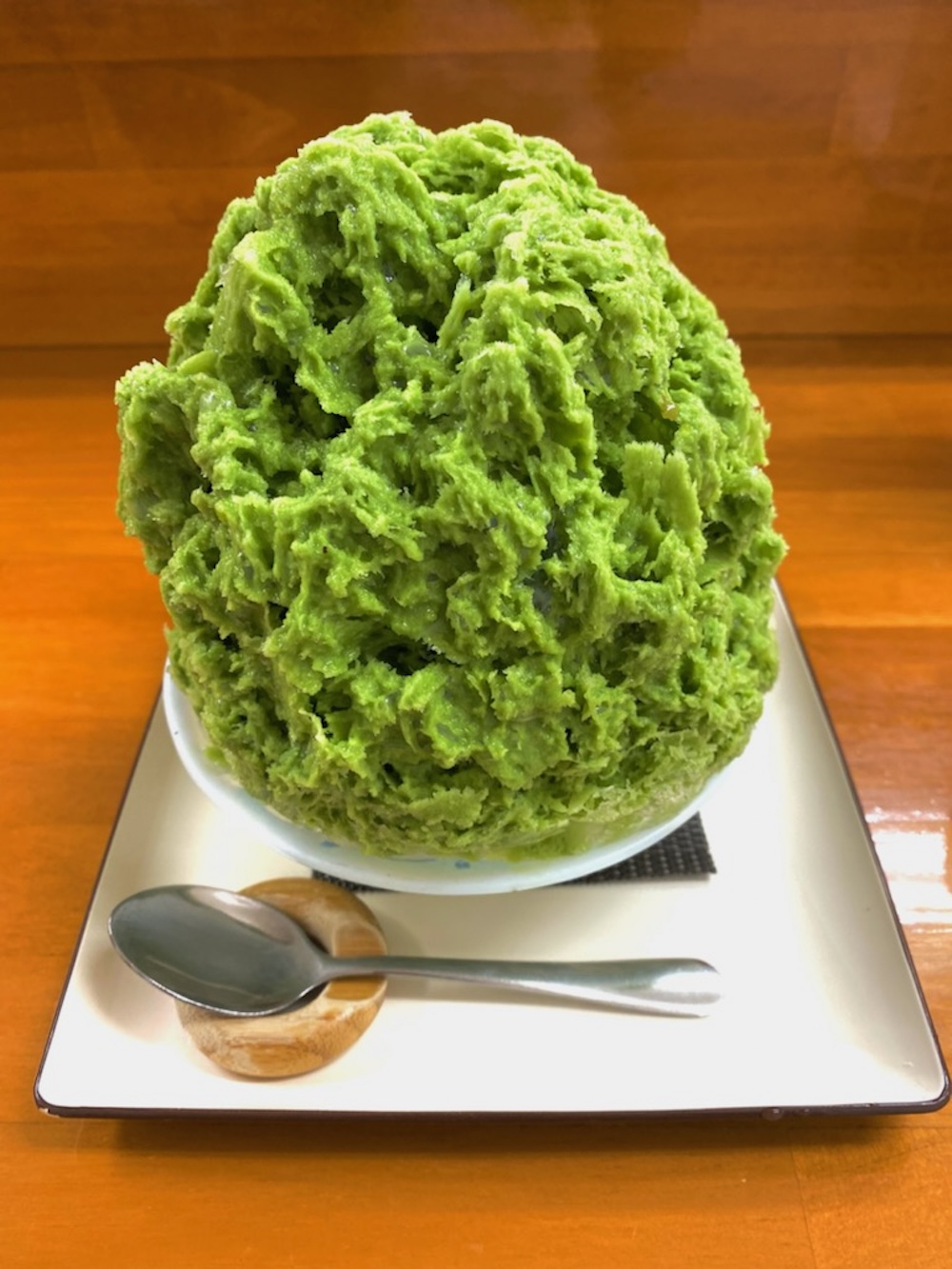 「果実堂」の「ピスタチオかき氷」900円