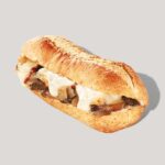 復活登場する「きのこクリームのチキン&モッツァレラ 石窯フィローネ」税込み590円