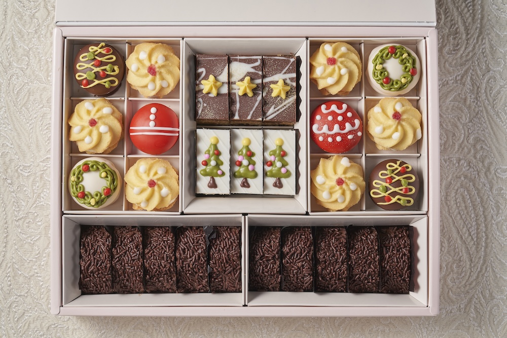 「シーズナルプティフール・ノエル」税込み3,240円〜