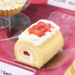 12月10日～12月25日に発売する数量・予約限定の「いっしょに！Smile Switch！ドッグのロールケーキ」税込み1,980円