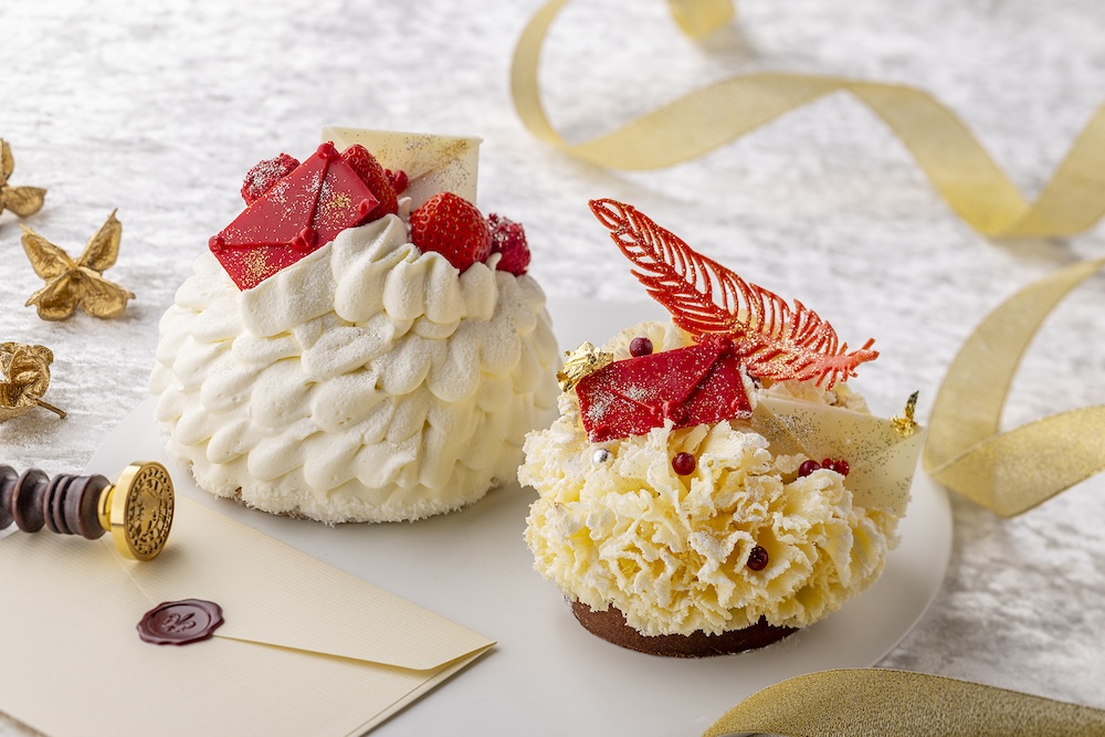 左から「スパークリングスノーショートケーキ」、「プルミエール・レットル​」