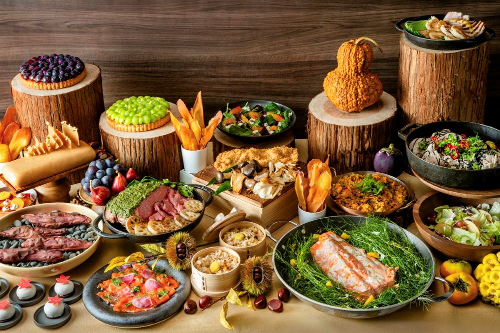 「秋のランチ&ディナービュッフェ」ランチ・税込み5,500円、ディナー・税込み6,500円（いずれもサービス料含む）