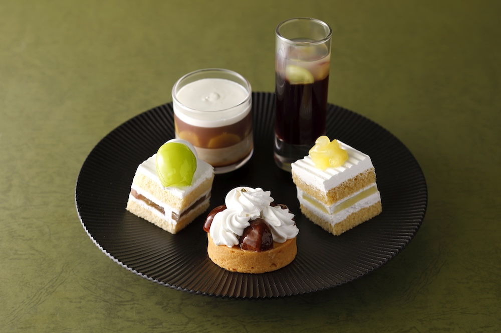 平日限定「スーパーアフタヌーンティー～栗とぶどう～」イメージ