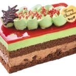 12月1日より販売される「クリスマスベリーとピスタチオショコラのバトン」税込み2,160円