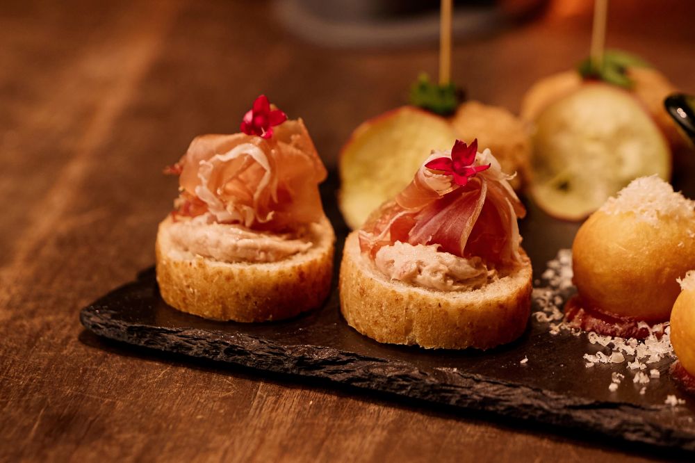 「Chocolate Voyage Champagne High Tea」税込み15,000円（サービス料含む）
