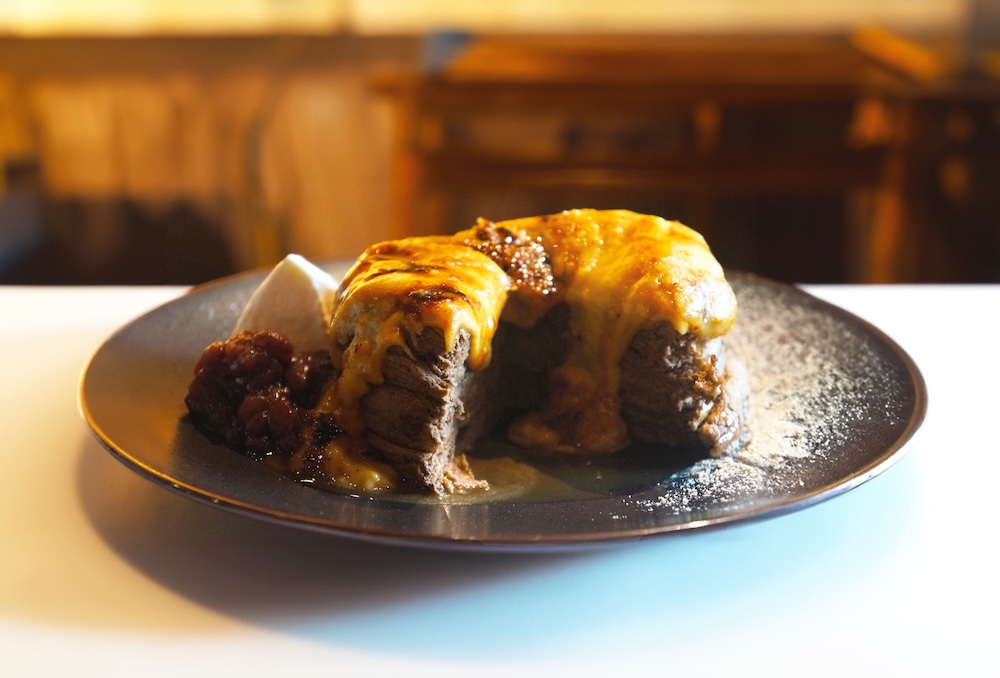 京都店限定「さつまいもブリュレほうじ茶パンケーキ」税込み1,900円