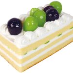 開店記念限定「アニバーサリーバトンケーキ(シャインマスカット&ナガノパープル)」税込み2,160円。9月17~23日、10月26日~28日限定。各日20台限定。