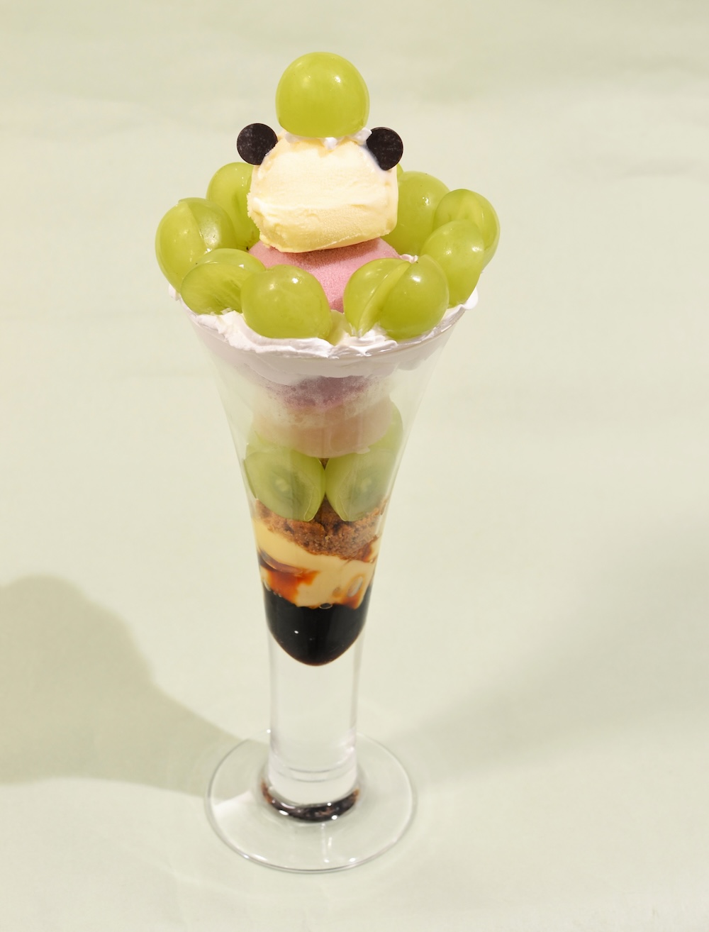 「パンダ茶房 by銀座清月堂」の「シャインマスカットパフェ」1,540円