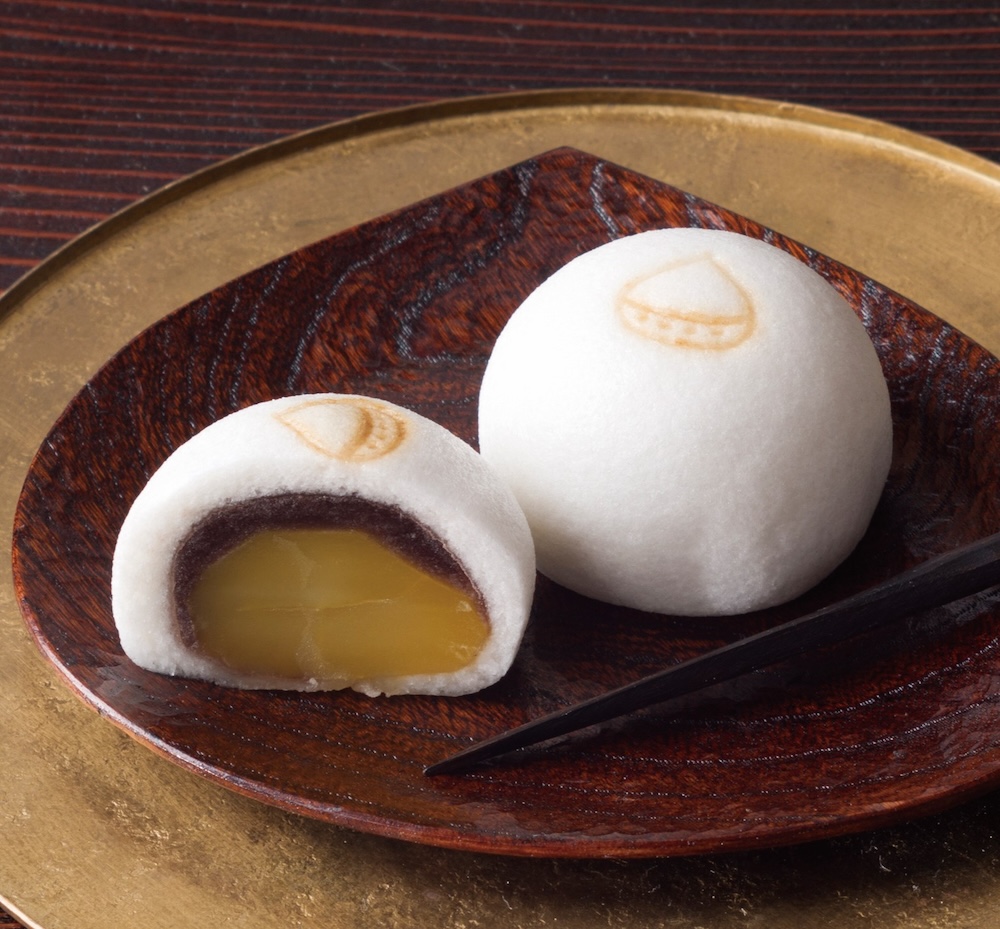 「鶴屋𠮷信」の「栗まろ」594円